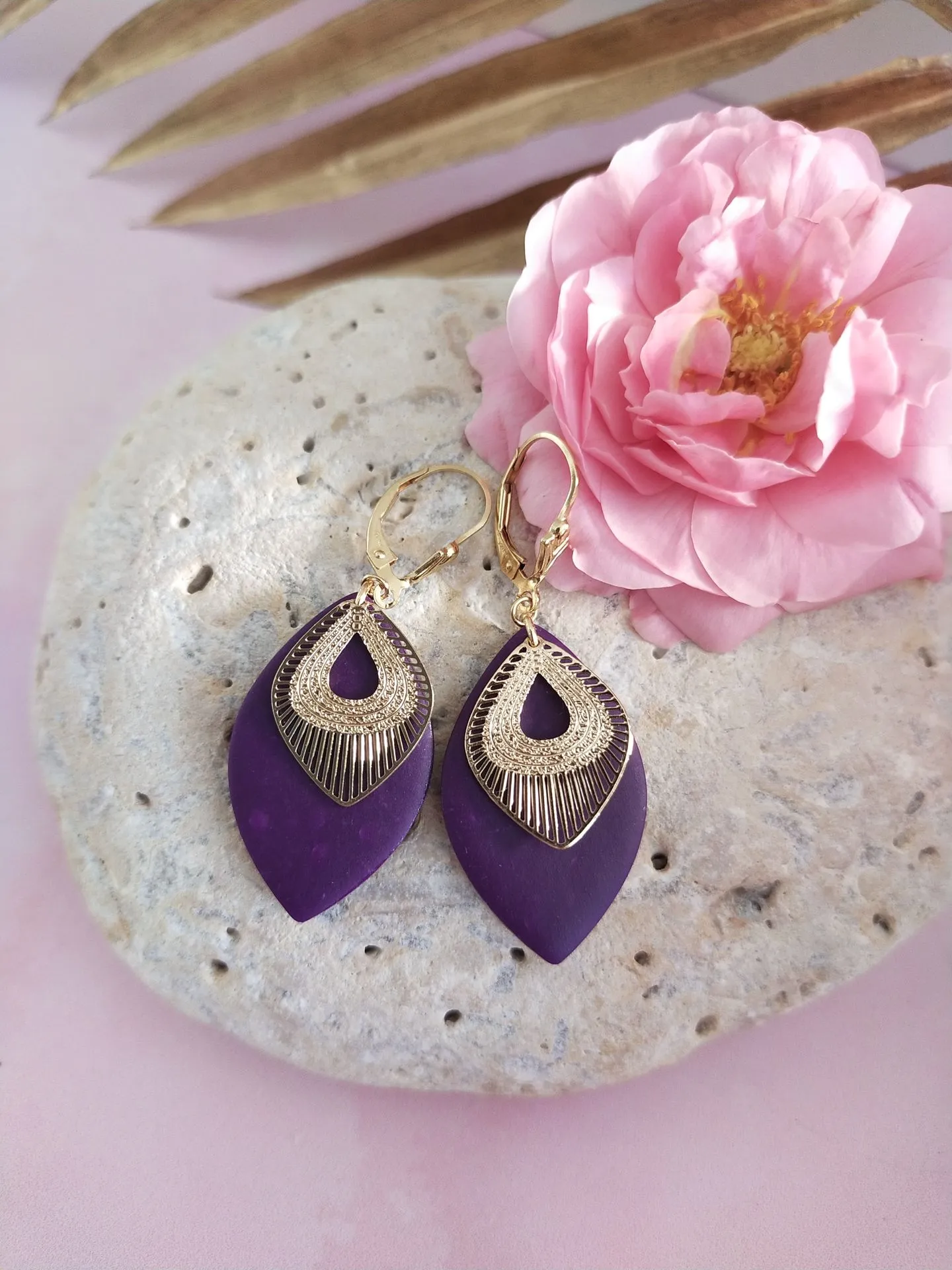 Boucles d'oreilles ISIS violet