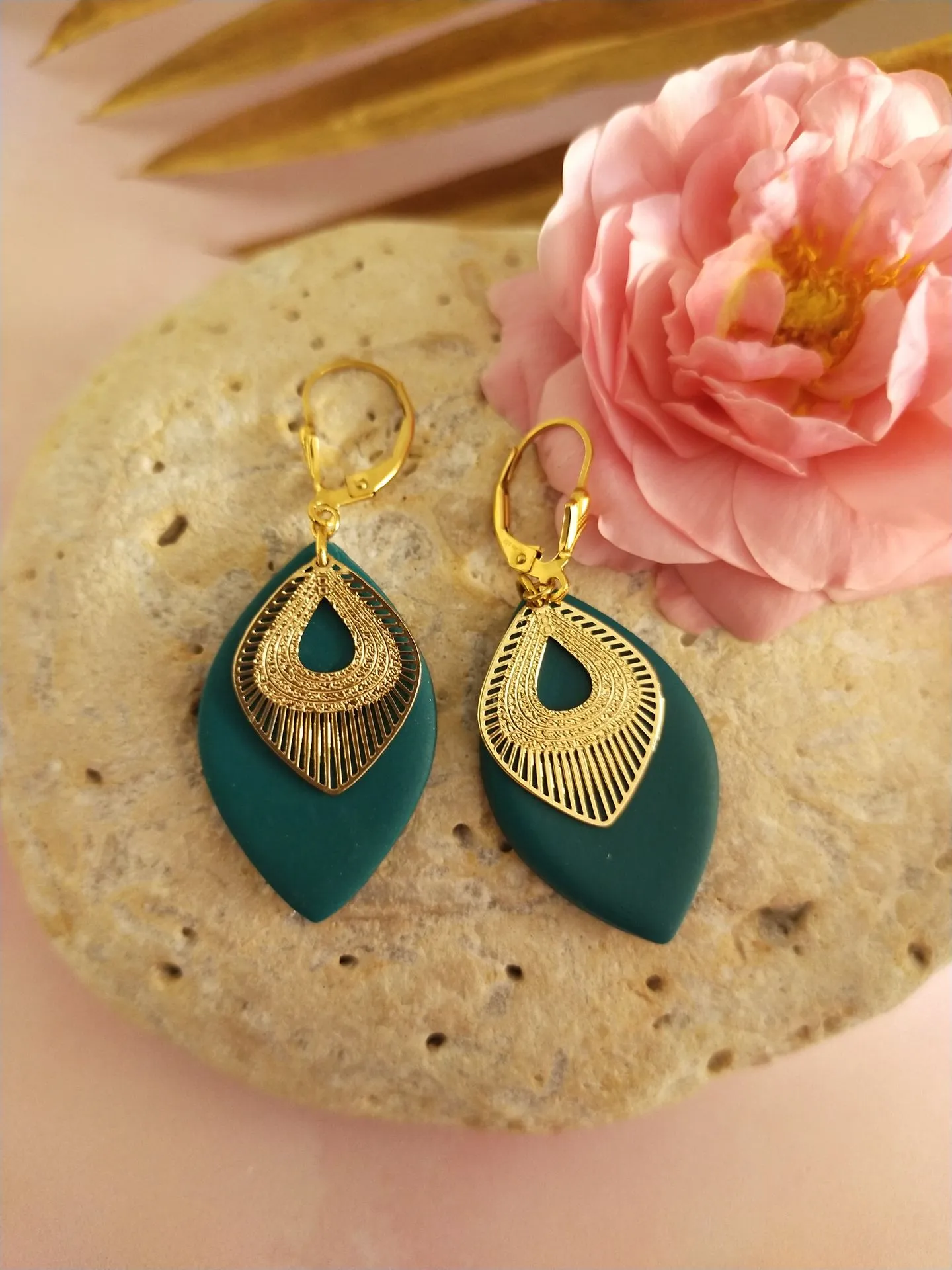 Boucles d'oreilles ISIS vert foncé